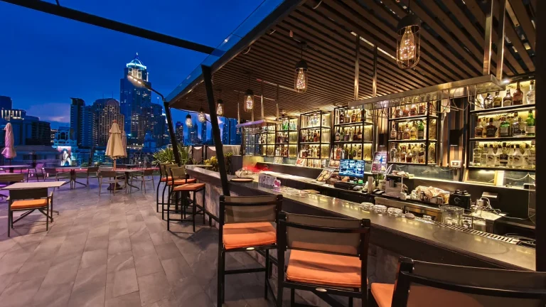 Bar 8