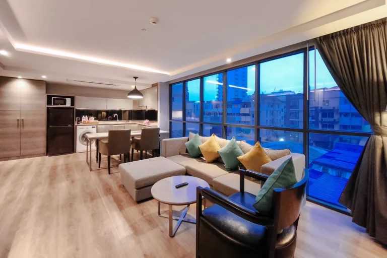 Looking for a Bangkok Long Stay Hotel? Explore Urban Suites at Citrus Suites Sukhumvit 6 4 Grande Suite gallery home 1